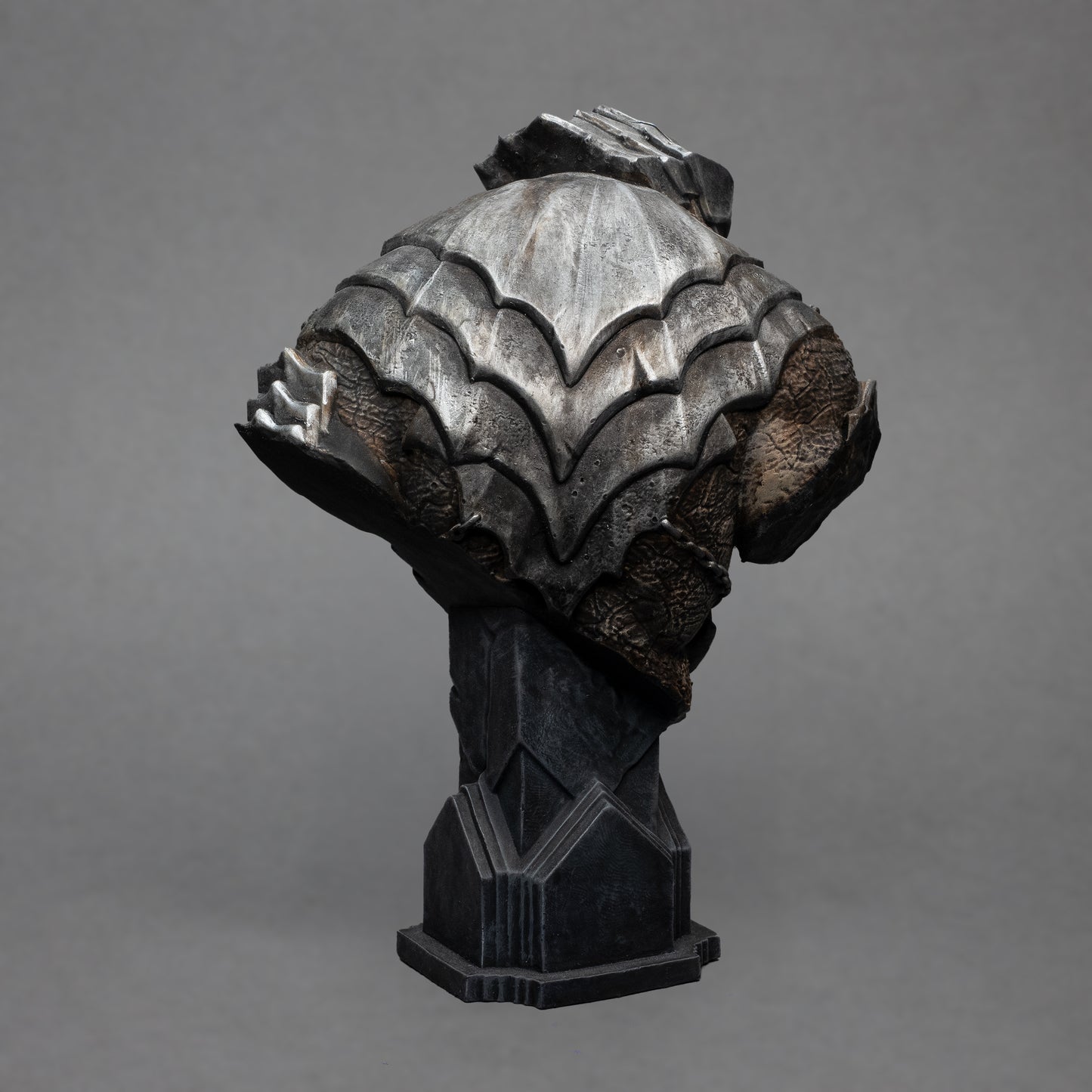 Olog-hai from Lord of the Rings bust 1 of 1